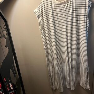 Striped Sleeveless Midi Dress - White and Black